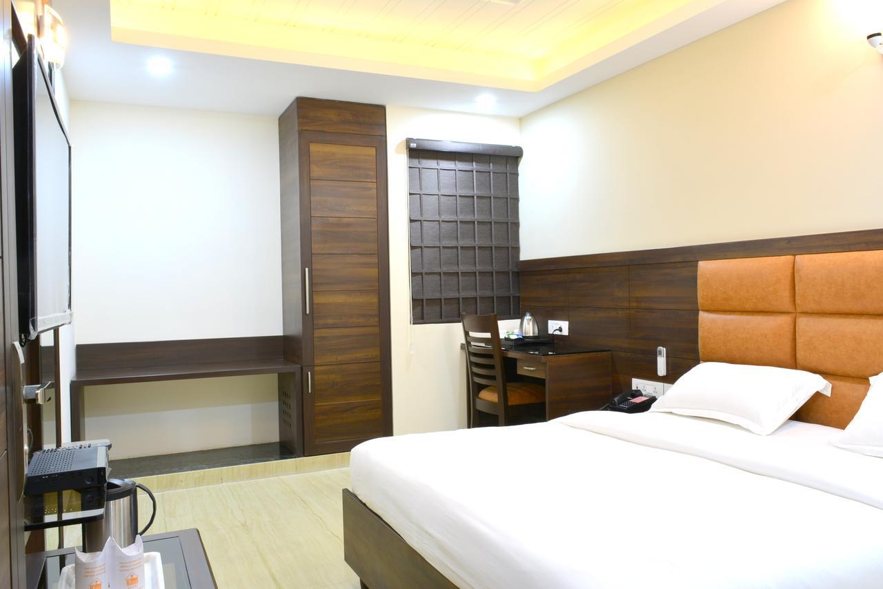 Hotel Tara Palace Redfort Нью-Дели Экстерьер фото