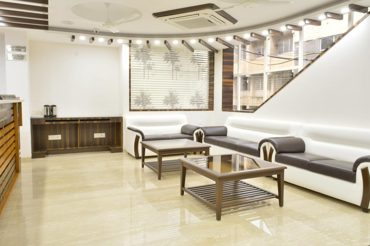 Hotel Tara Palace Redfort Нью-Дели Экстерьер фото