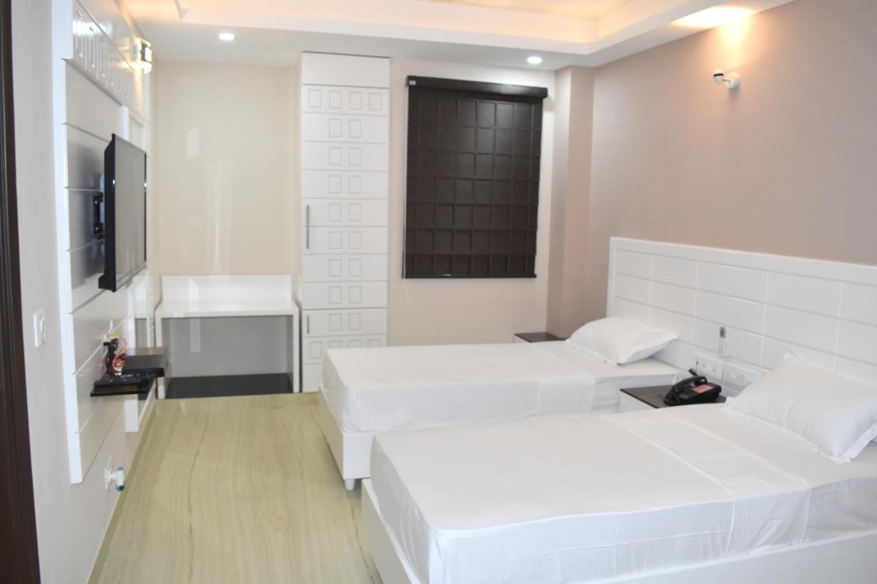 Hotel Tara Palace Redfort Нью-Дели Экстерьер фото